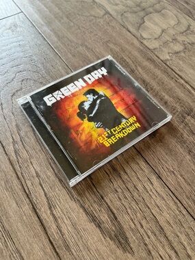 🎸5 for $20🎸Green Day "21st Century Breakdown" CD - Black & Red Cover